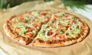 Z czym pizza wegetariańska? Odkryj pyszne dodatki i składniki