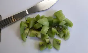Dlaczego galaretka nie tężeje z kiwi? Oto zaskakujące przyczyny