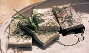 Skąd białko w diecie wegańskiej? Sprawdzone źródła i porady