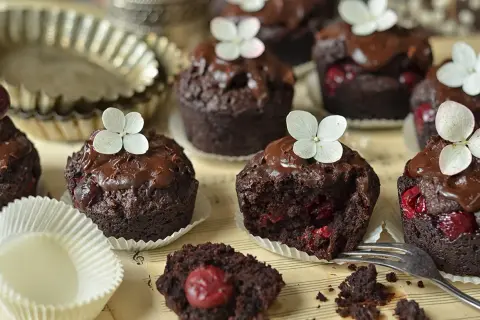 Ile piec muffinki czekoladowe, aby były idealnie puszyste?