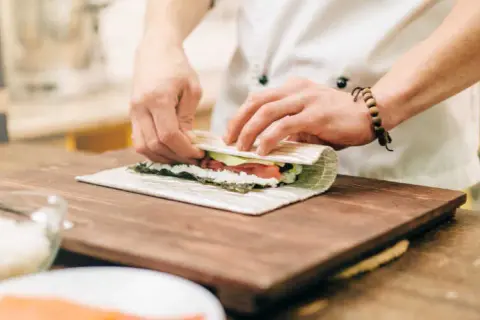 Ile kalorii ma sushi wegetariańskie? Zaskakujące wartości kaloryczne