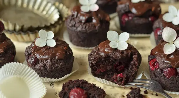Ile piec muffinki czekoladowe, aby były idealnie puszyste?