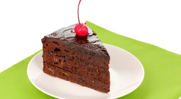 Ile kalorii ma tort czekoladowy? Zaskakujące fakty o kaloriach