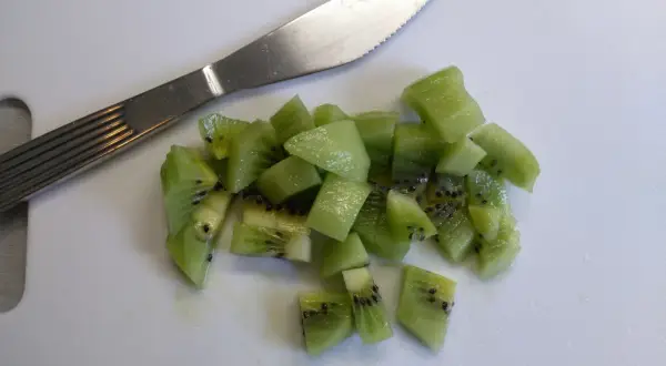 Dlaczego galaretka nie tężeje z kiwi? Oto zaskakujące przyczyny