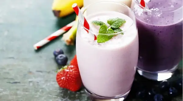 Przepisy na zdrowe koktajle, które odmienią twoją dietę w kilka minut