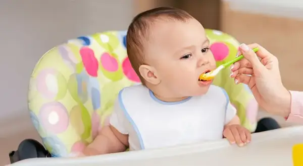 Od kiedy galaretka dla niemowlaka? Bezpieczne wprowadzenie do diety