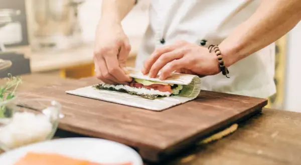 Ile kalorii ma sushi wegetariańskie? Zaskakujące wartości kaloryczne