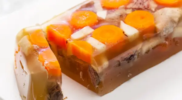 Ile zsiada się galaretka? Oto sekrety szybszego stężenia