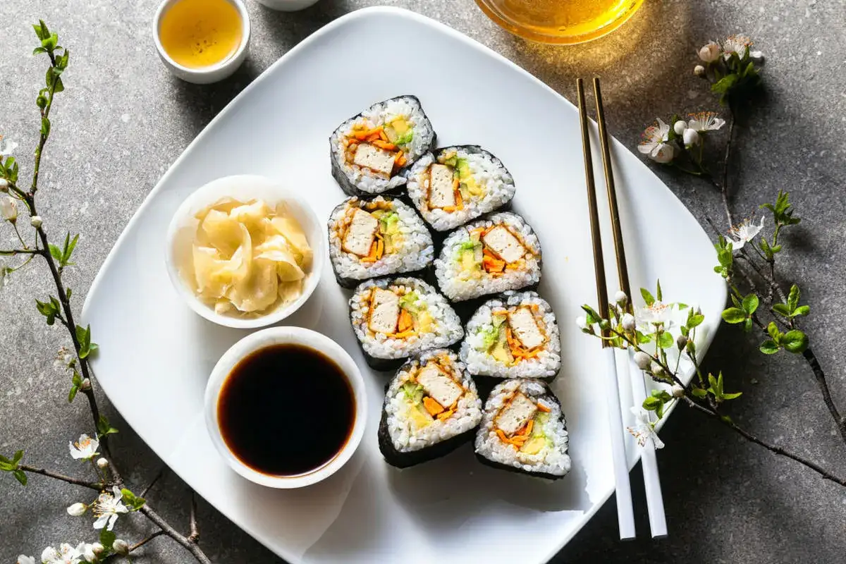 Zdjęcie Z czym zrobić sushi wegetariańskie? Odkryj pyszne składniki