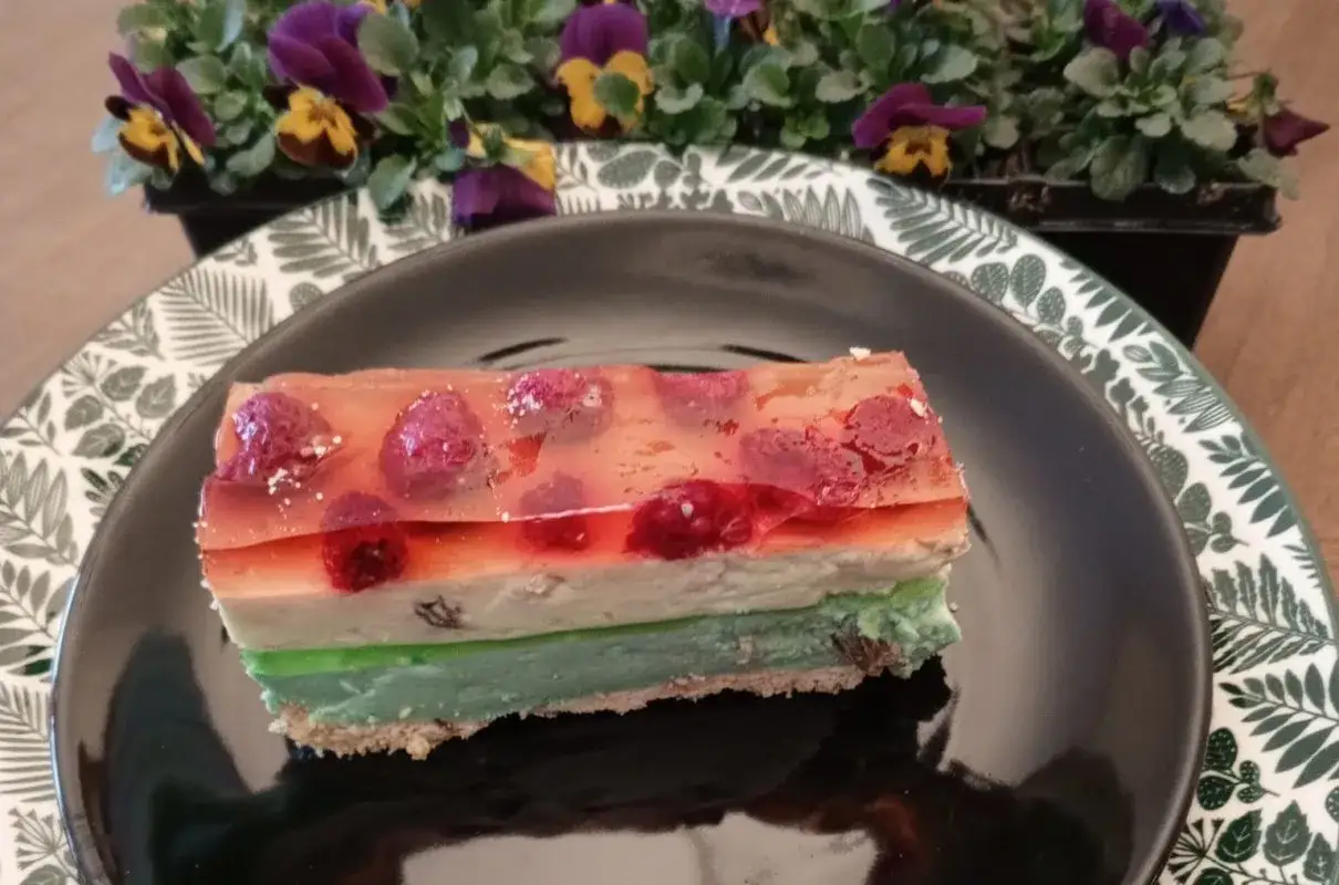 Zdjęcie Ile galaretek na 1 kg sera do sernika na zimno, aby idealnie stężał?
