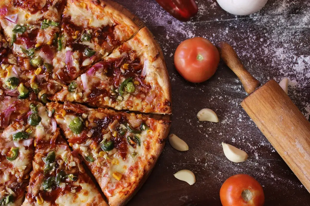 Zdjęcie Najlepsze dodatki do pizzy wegetariańskiej, które zaskoczą Twoje kubki smakowe