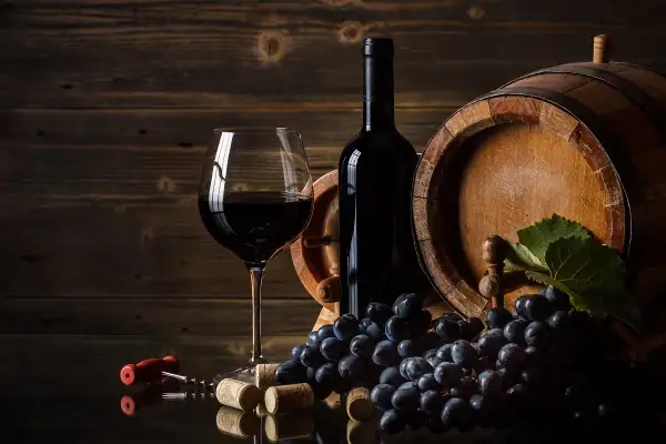 Wino wegańskie czym się różni od tradycyjnego? Poznaj kluczowe różnice